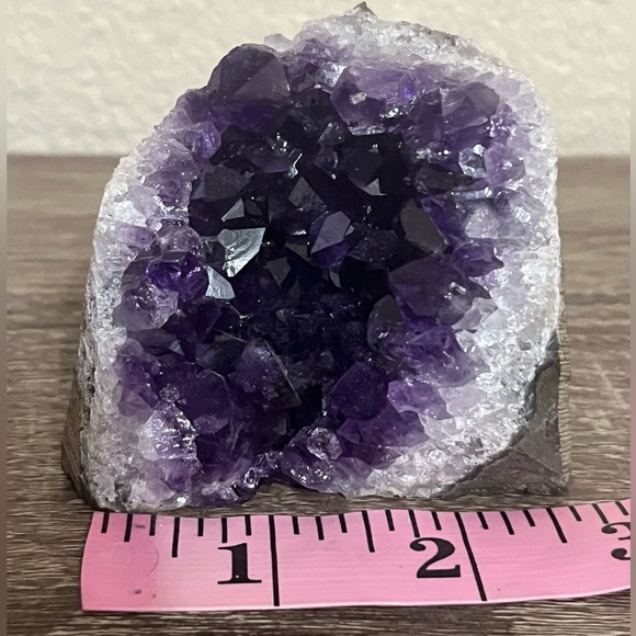 🖤 Grade A Uruguayan Standing Amethyst Crystal Quartz 2.5”by 2.5” - Picture 11 of 13